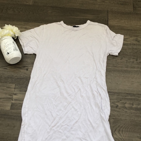🌺Pretty Little Thing | White t-shirt dress - Picture 3 of 5